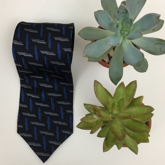 Jhane Barnes Other - Jhane Barnes Platinum Silk Tie Made In Japan